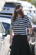 JENNIFER GARNER Out in Pacific Palisades 01/11/2022
