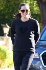 JENNIFER GARNER Out on Morning Walk in Pacific Palisades 01/23/2022