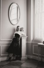 JESSICA CHASTAIN in L