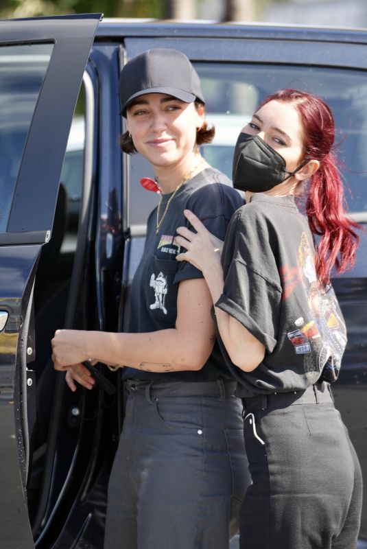 JESSICA ORIGLIASSO and ALEX SMITH Jessica Origliasso Arrives at Gold Coast Airport 01/03/2022