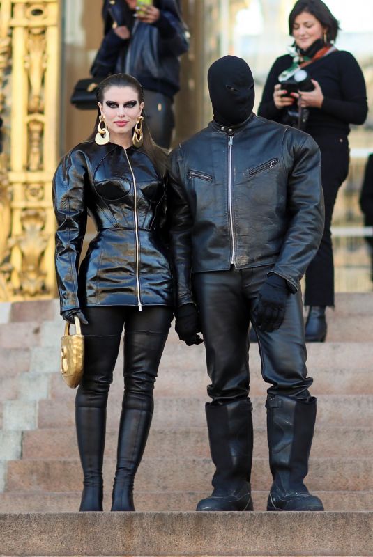 JULIA FOX and Kanye West Arrives at Haute-Couture 2022 Schiaparelli Show at Paris Fashion Week 01/24/2022