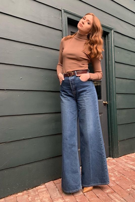 KAREN GILLAN - Instagrqam Photos 01/03/2022