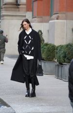 KARLIE KLOSS Hailing a Taxi Out in New York 01/27/2022