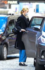 KARLIE KLOSS Visiting a Dentist in New York 01/18/2022