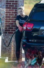 KATE GOSSELIN at a Gas Station in North Carolina 01/04/2022