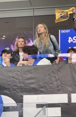 KATE HUDSON at LA Rams vs 49ers Game 01/09/2022