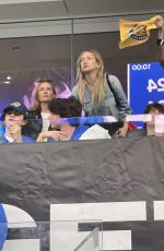KATE HUDSON at LA Rams vs 49ers Game 01/09/2022
