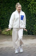 KATE HUDSON Out for Morning Walk in Los Angeles 01/14/2022