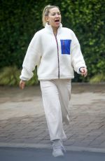 KATE HUDSON Out for Morning Walk in Los Angeles 01/14/2022