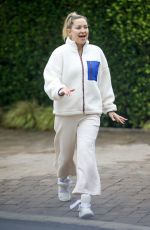 KATE HUDSON Out for Morning Walk in Los Angeles 01/14/2022
