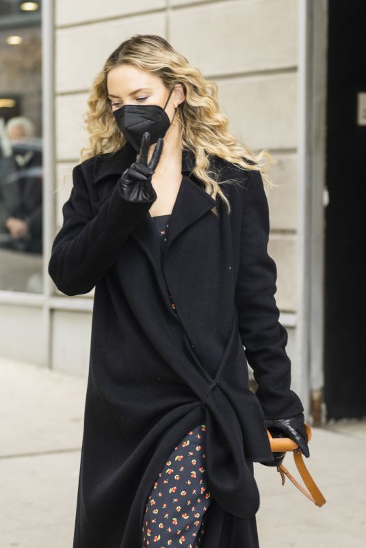 KATE HUDSON Out in New York 01/25/2022