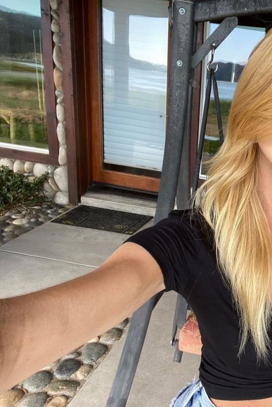 KATHERINE MCNAMARA - Instagram Photos 01/04/2022