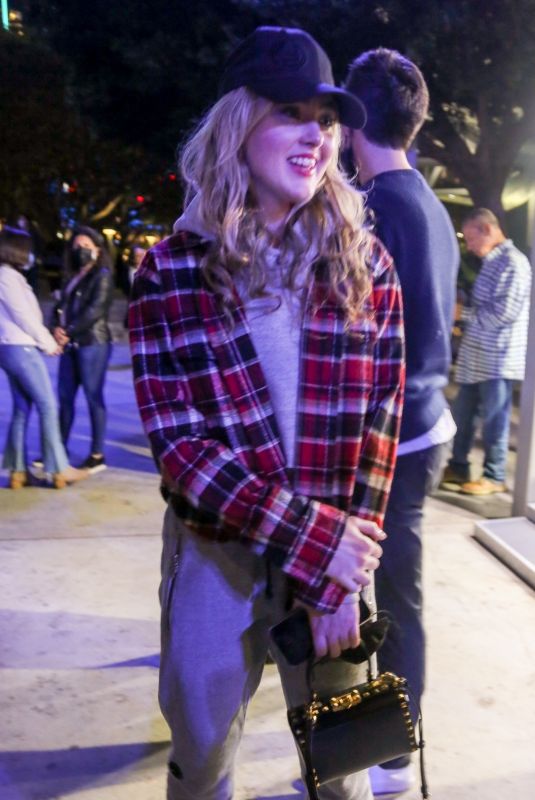 KATHRYN NEWTON at LA Lakers Game in Los Angeles 01/19/2022