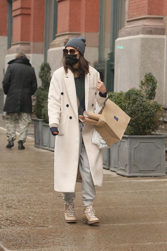 KATIE HOLMES Out and About in New York 01/28/2022