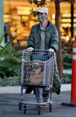 KATY PERRY Shopping at Erewhon Market in Los Angeles 01/09/2022