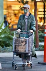 KATY PERRY Shopping at Erewhon Market in Los Angeles 01/09/2022