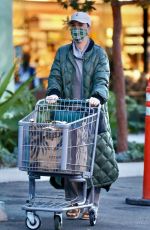 KATY PERRY Shopping at Erewhon Market in Los Angeles 01/09/2022