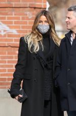 KELLY BENSIMON Out Arm-in-arm with a Mystery Man in New York 01/13/2022