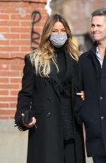KELLY BENSIMON Out Arm-in-arm with a Mystery Man in New York 01/13/2022