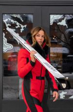 KELLY BENSIMON Out in Aspen 01/17/2022