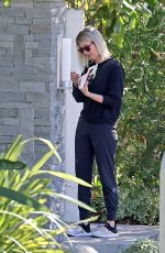KELLY RIZZO Collects Mail Outside Her Home in Los Angeles 01/20/2022