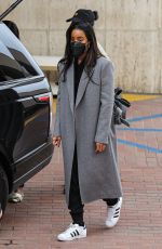 KELLY ROWLAND Shopping at Neiman Marcus in Beverly Hills 01/15/2022