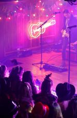 KELSEA BALLERINI Pearforms at New Year