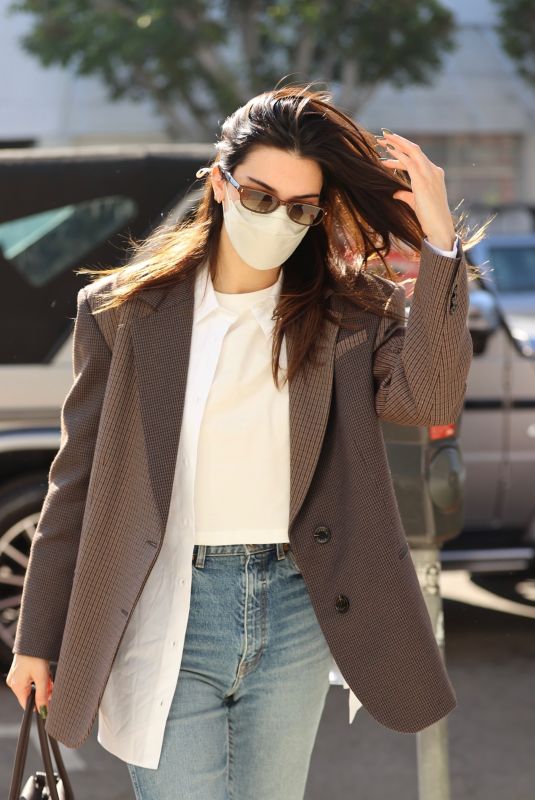 KENDALL JENNER Out for Lunch in West Hollywood 01/05/2022
