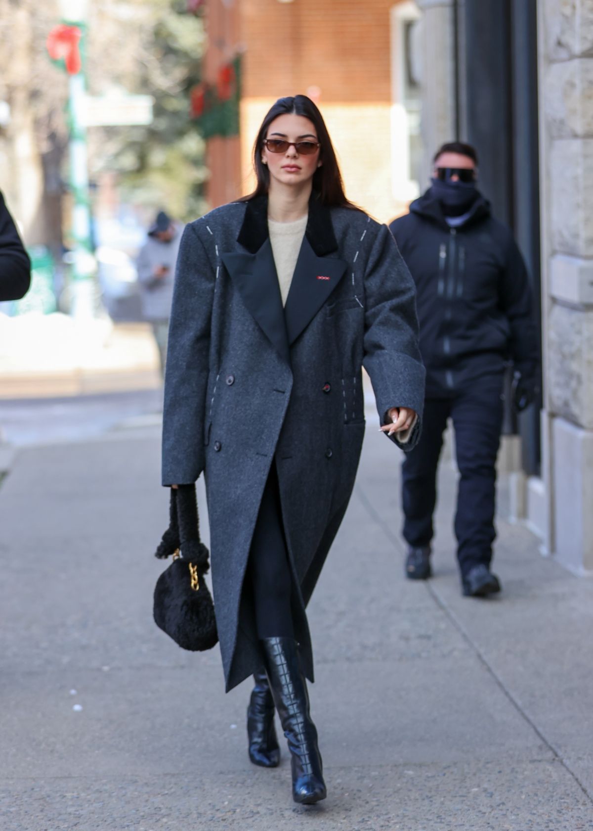 KENDALL JENNER Out Shopping in Aspen 01/18/2022 – HawtCelebs