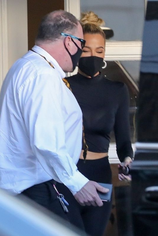 KHLOE KARDASHIAN Leaves Epione Skin Care Clinic in Beverly Hills 01/20/2022