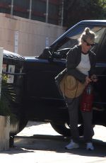 KIM BASINGER Arrives at Her Gym in Los Angeles 01/27/2022