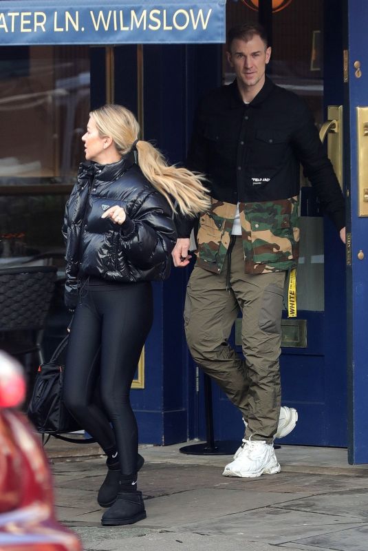 KIMBERLY CREW and Joe Hart Out for Lunch in Wilmslow 01/14/2022