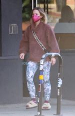 KRISTEN BELL Leaves Studio Metamorphosis in Los Feliz 01/27/2022