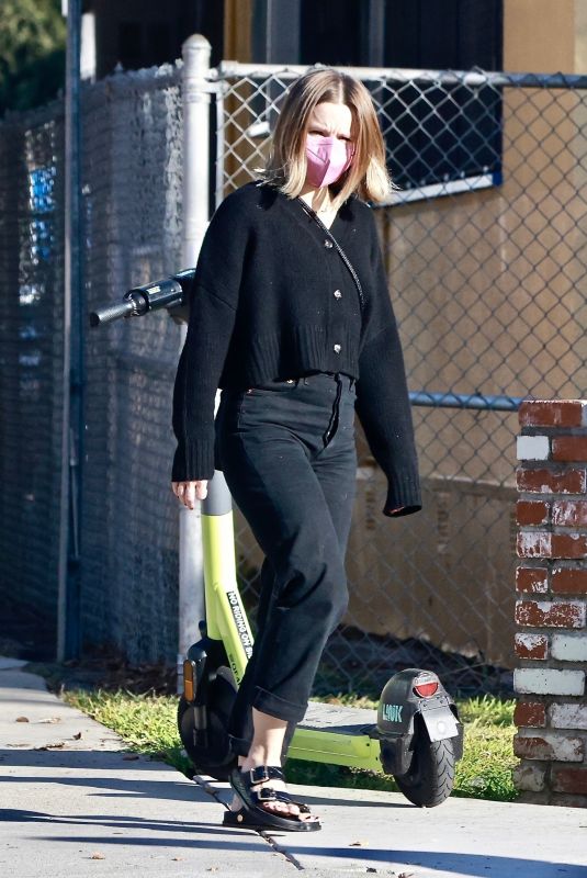 KRISTEN BELL Out and About in Los Angeles 01/06/2022