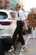 KRISTENS TEWART Leaves Her Apartment in New York 01/24/2022