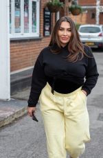 LAUREN GOODGER Heading to a Shop in Essex 01/26/2022