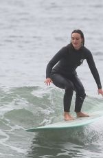  Leighton Meester - gets on her surfboard and shreds some morning waves out in Santa Monica, California | 06.01.2022 