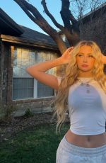 LEXI DREW - Instagram Photos 01/04/2022