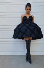 LIZA KOSHY - Instagram Photos 01/08/2022
