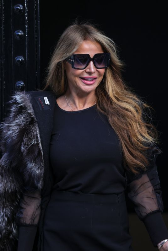 LIZZIE CUNDY Vistits Dentist in Fitzrovia 01/05/2022