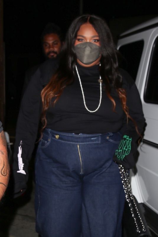 LIZZO Arrives at Craig
