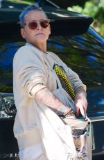 LORI PETTY Out and About in Venice 01/10/2022