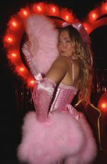 LUNA MONTANA - Instagram Photos and Video 01/25/2022