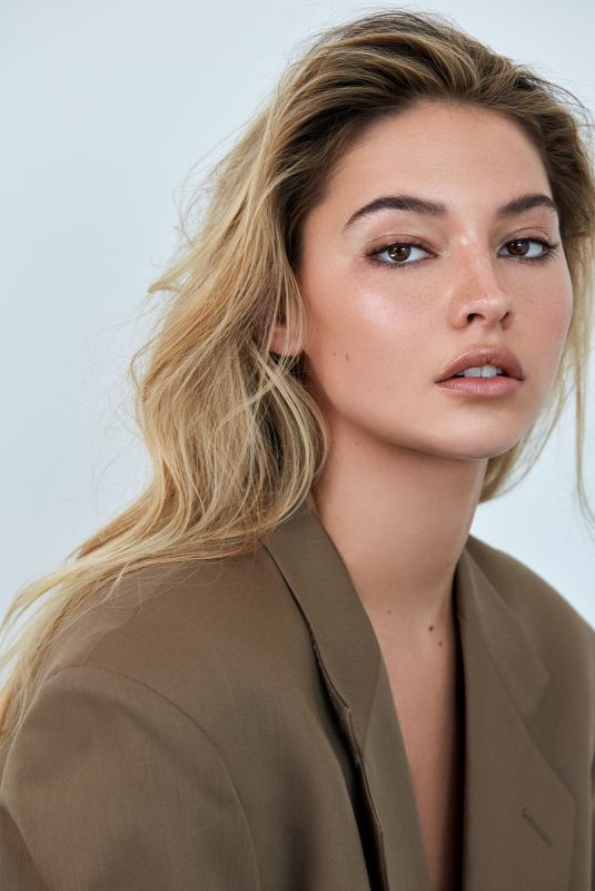 MADELYN CLINE for Porter Magazine, January 2022