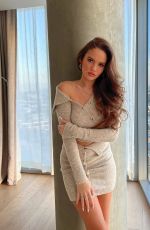 MADISON PETTIS - Instagram Photos 01/18/2022