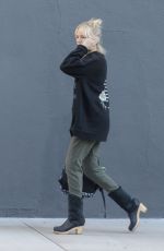 MALIN AKERMAN Picks up Her Son from a School in Los Angeles 01/25/2022