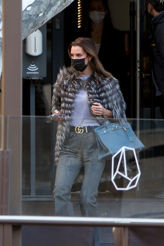 MAR FLORES Leaves a Restaurant in Madrid 01/20/2022
