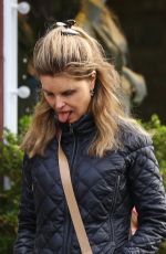 MARIA SHRIVER Shopping at Brentwood Country Mart 01/17/2022