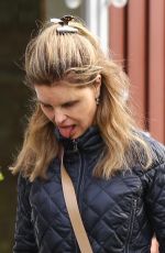 MARIA SHRIVER Shopping at Brentwood Country Mart 01/17/2022