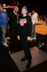 MAUDE APATOW at Knicks Game in New York 01/20/2022